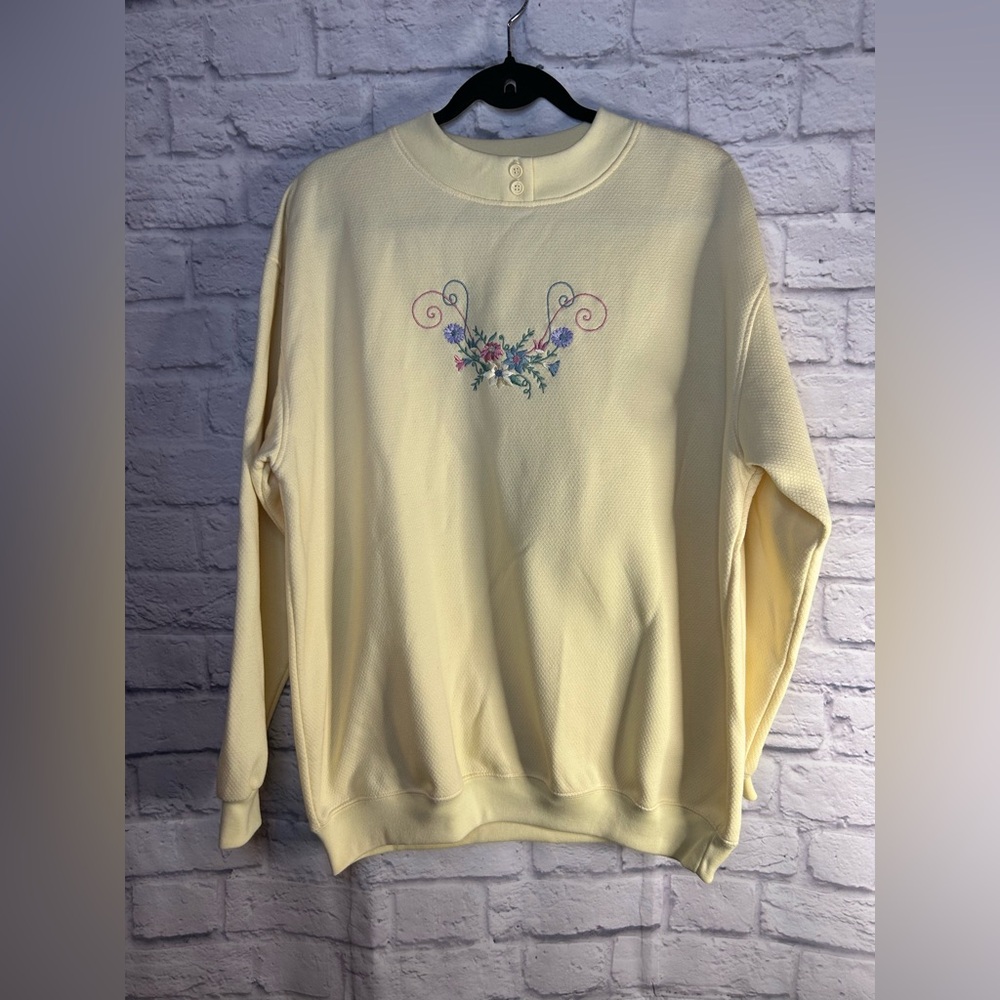 Vintage Floral Crewneck Baxter & Wells Sport Yellow Sweatshirt